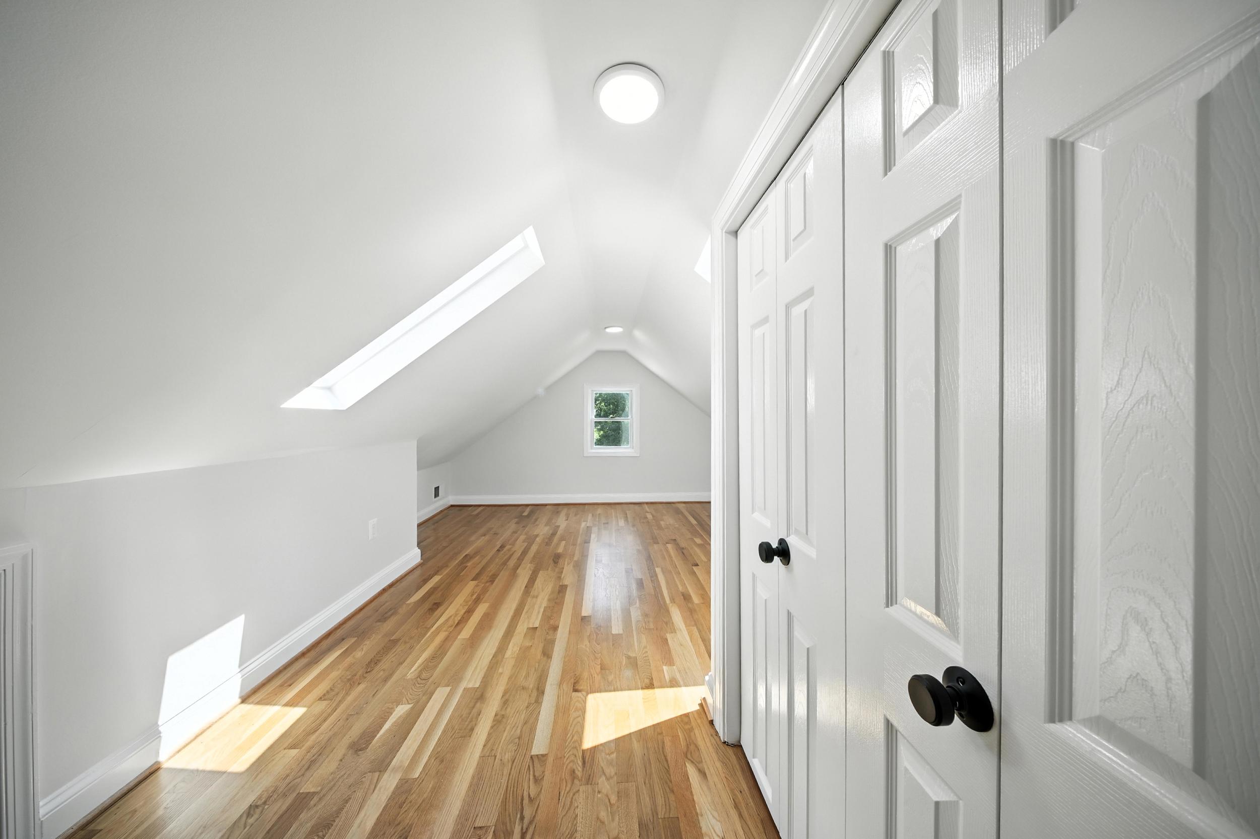 4505 Park Road Alexandria, VA 22312 - Photo 52 of 80 a view of a hallway with wooden floor and staircase
