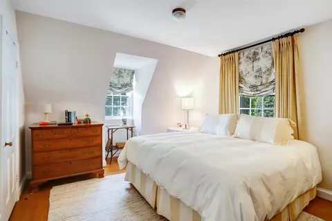 $1,225,000 | 3501 Bradley Lane, Chevy Chase, MD 20815