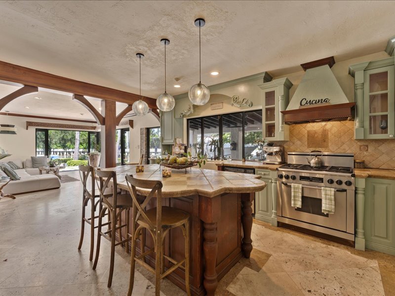 1150 North Biscayne Point Road Miami Beach, FL 33141 - Photo 22 of 65 Gallery Image 22