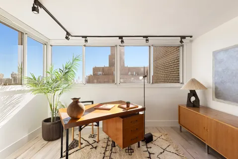 $1,950,000 | 142 East 16th Street, Unit 22B | Gramercy