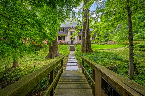 $880,000 | 401 Edgevale Road, Baltimore, MD 21210