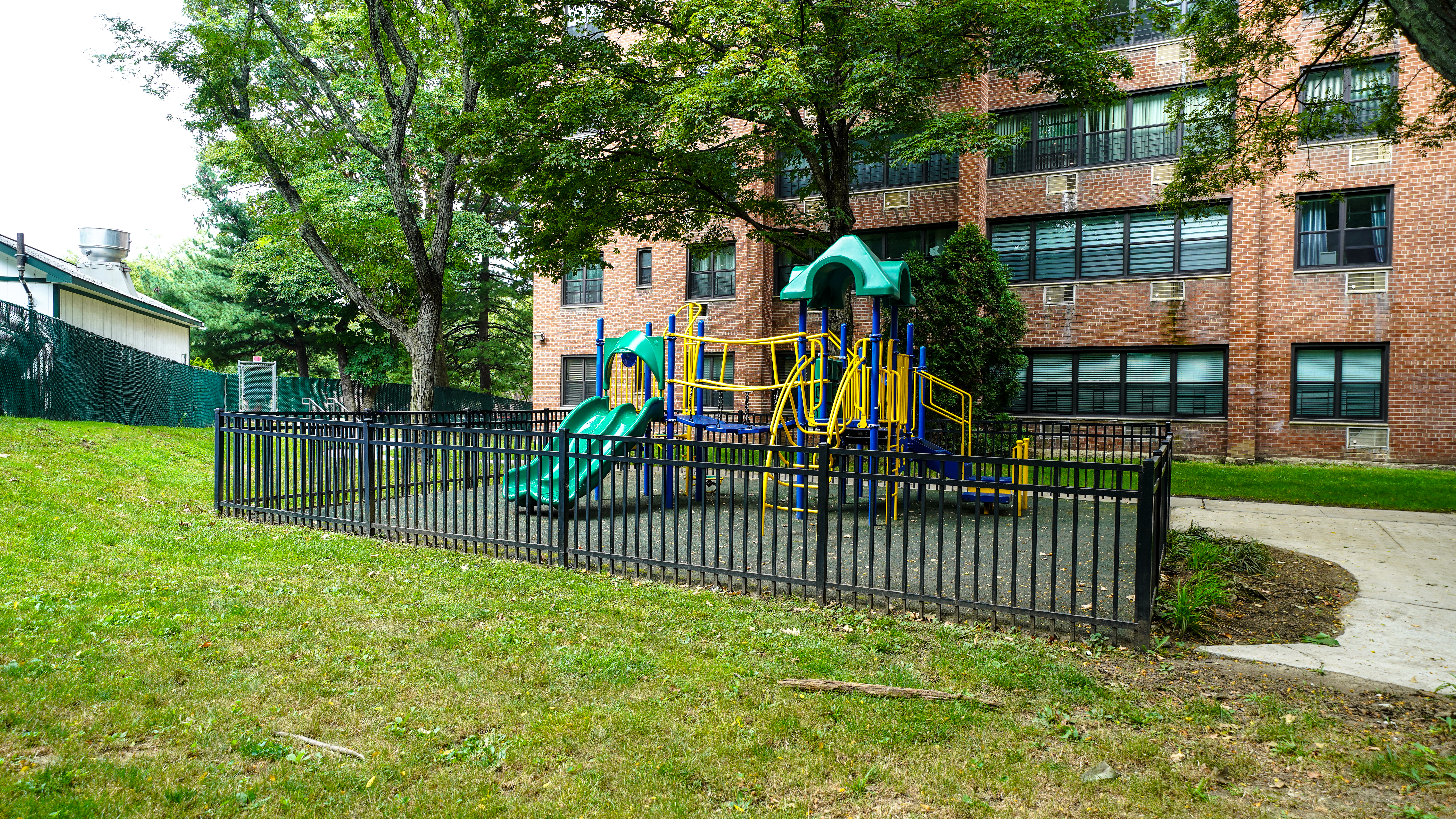 75-36 Bell Boulevard, Unit 2H Queens, NY 11364 - Photo 23 of 24