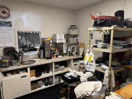 a view of a livingroom with furniture and decor