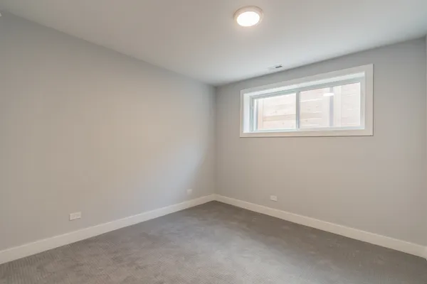 $739,900 | 731 West 17th Street, Unit 1E, Chicago, IL 60616