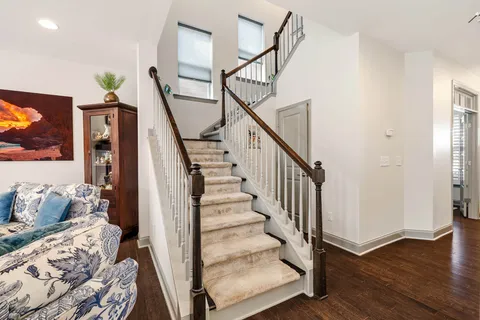 $645,000 | 105 Medfield Court, Chapel Hill, NC 27517