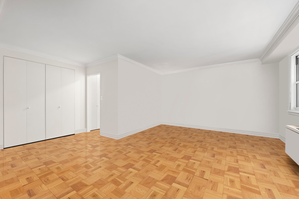 123 East 75th Street, Unit 6A Manhattan, NY 10021 - Photo 4 of 9 a view of empty room