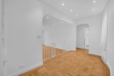 $849,000 | 225 West 25th Street, Unit 5K | Chelsea