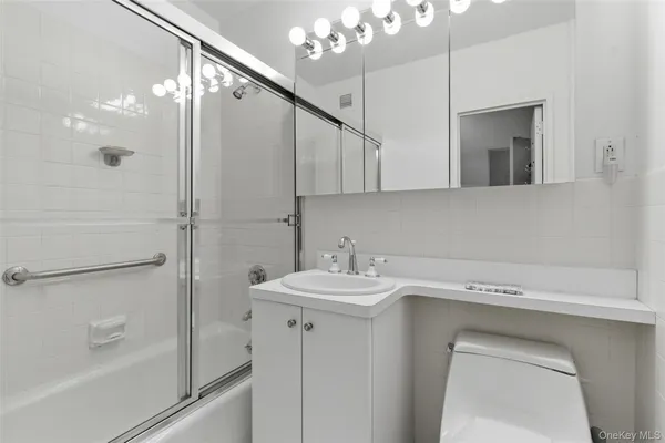 $450,000 | 27110 Grand Central Parkway, Unit 26A | Floral Park