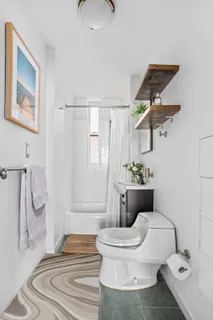 $400,000 | 335 West 21st Street, Unit 3RE | Chelsea