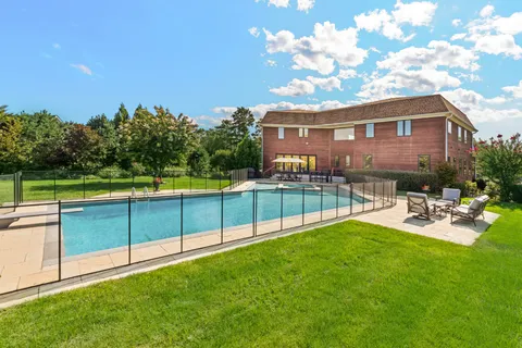 $3,199,000 | 89 Old Canoe Place Road, Hampton Bays, NY 11946