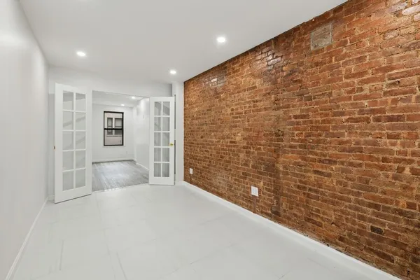 a view of livingroom with hardwood