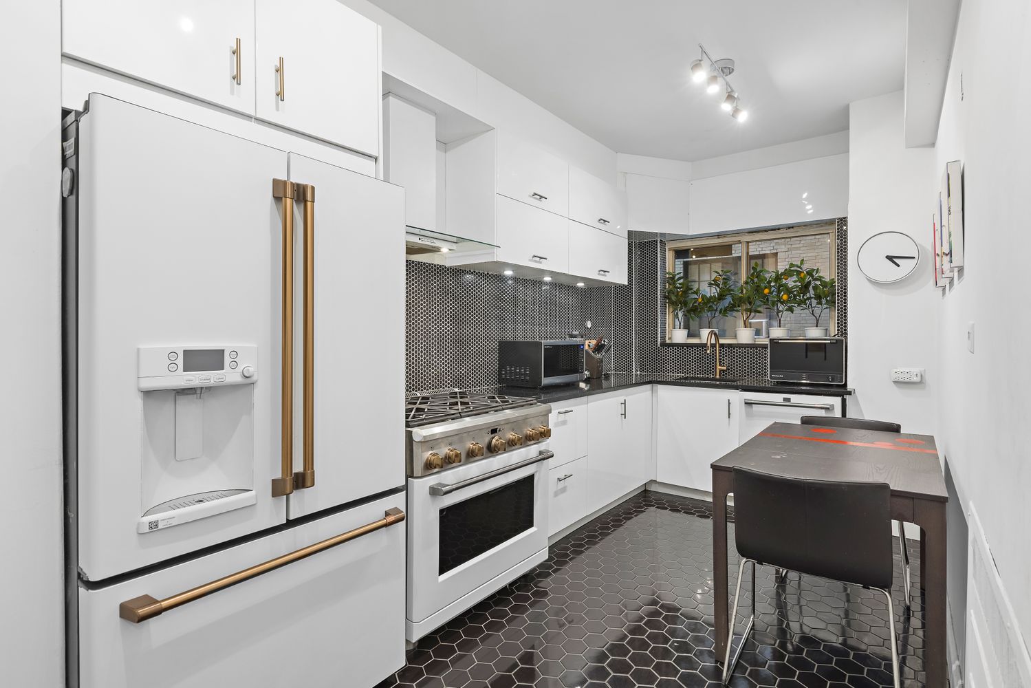 Kaci Kaplan, Real Estate Agent Compass