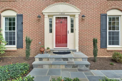 $1,100,000 | 11556 Southington Lane, Herndon, VA 20170