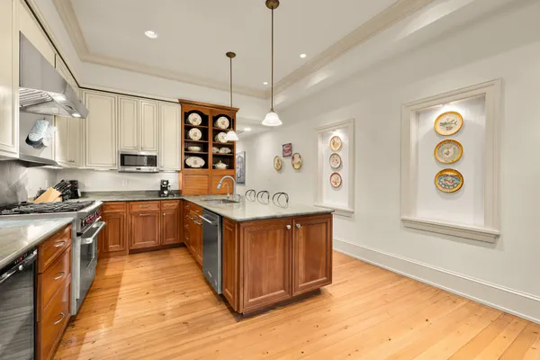 $1,850,000 | 2021 N Street Northwest, Washington, DC 20036