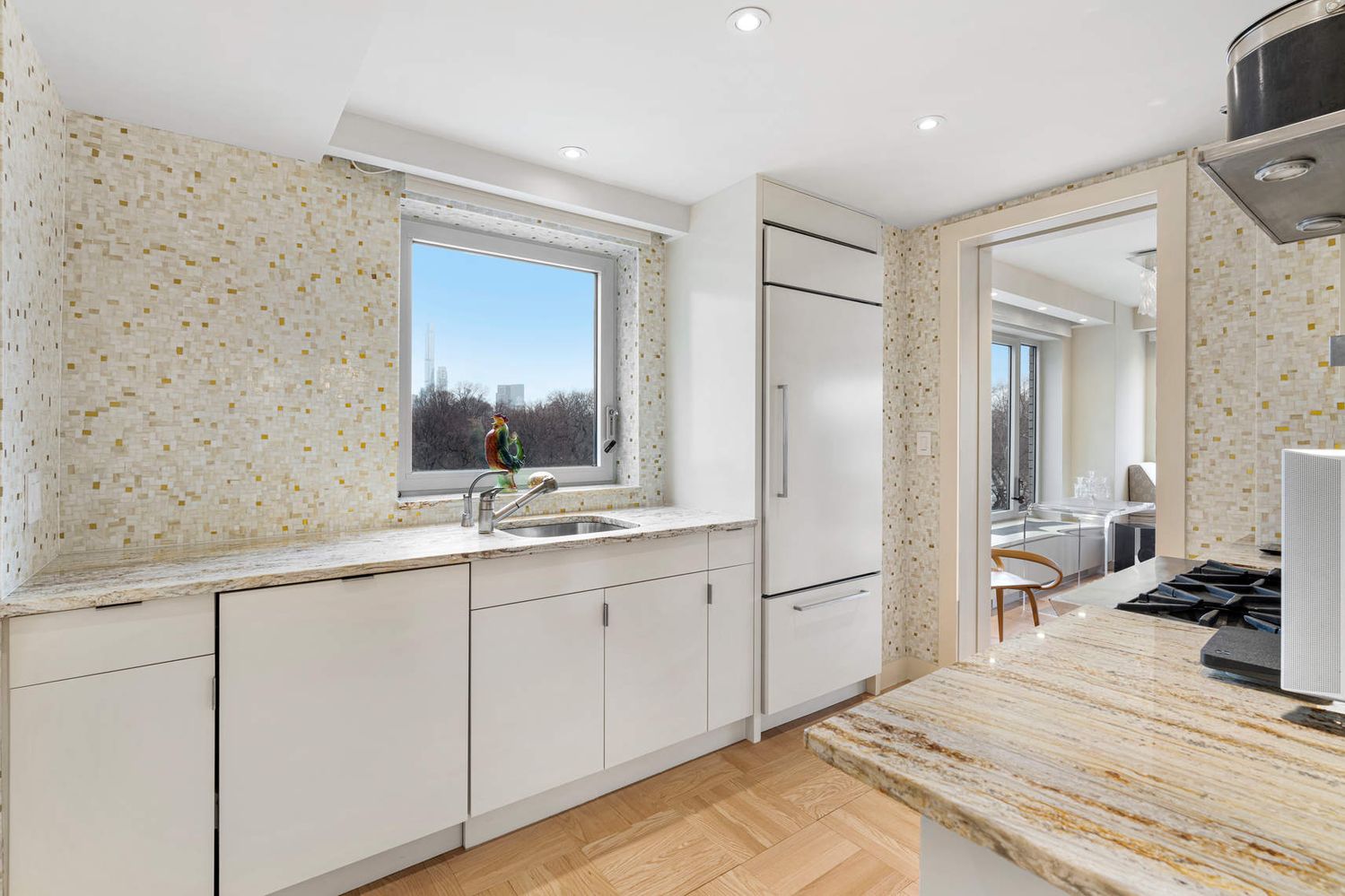$3,100,000 | 1080 5th Avenue, Unit 6B | Upper East Side