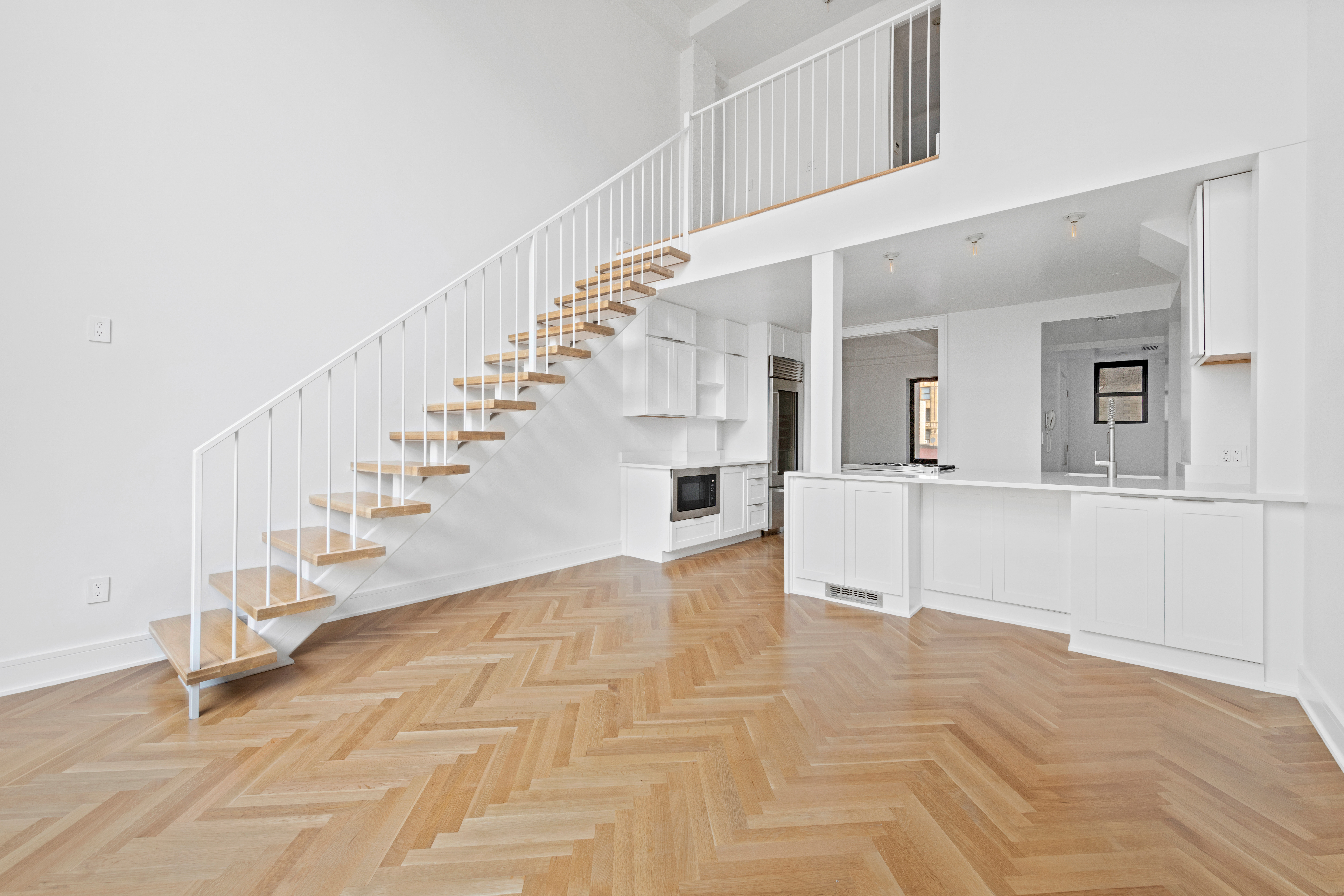 1 West 67th Street, Unit 509 Manhattan, NY 10023 - Photo 2 of 4