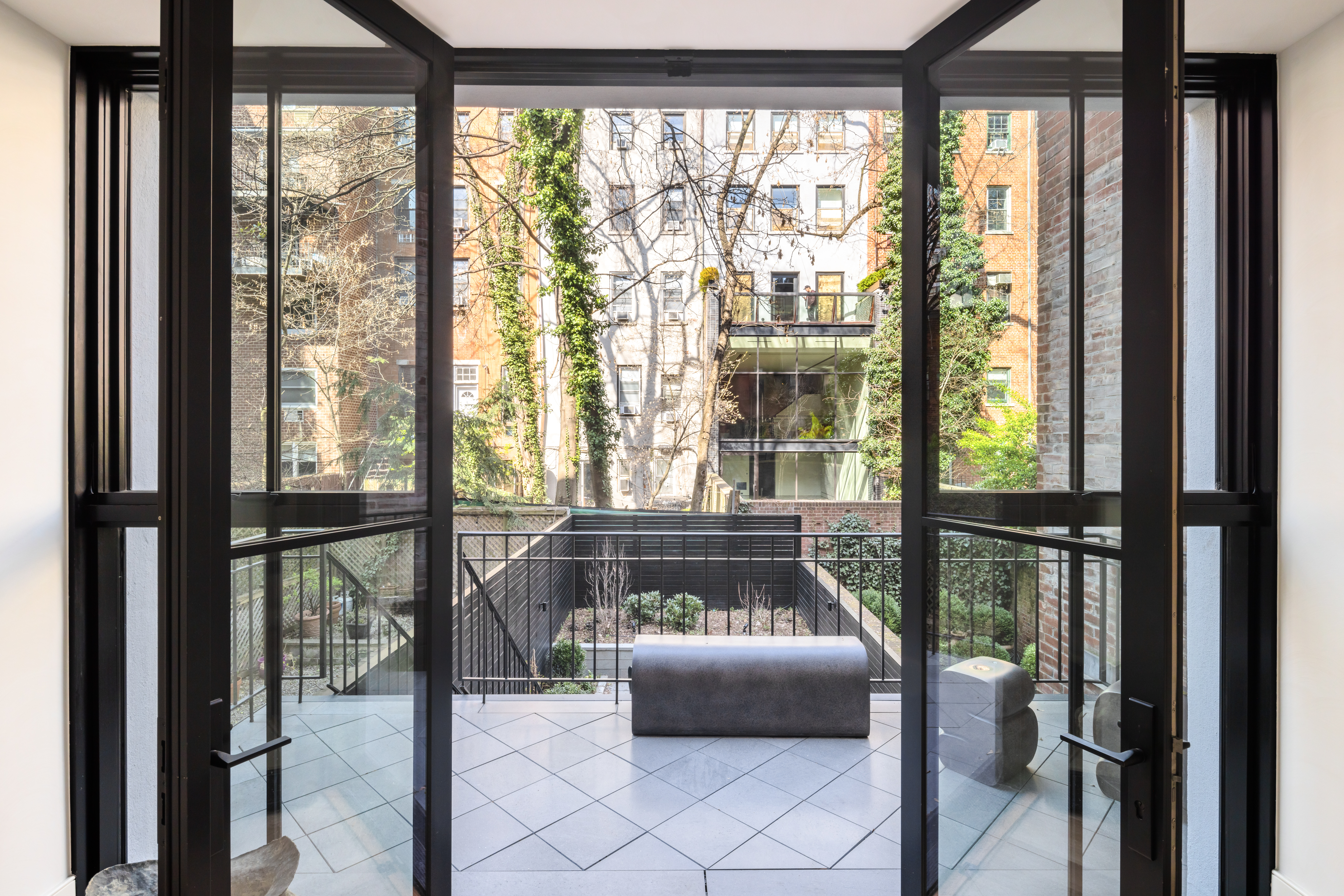 483 West 22nd Street Manhattan, NY 10011 - Photo 7 of 30