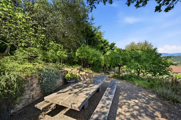 $2,495,000 | 6341 West Dry Creek Road, Healdsburg, CA 95448