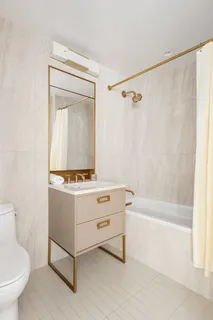 $1,495,000 | 3 Court Square, Unit 1905 | Long Island City