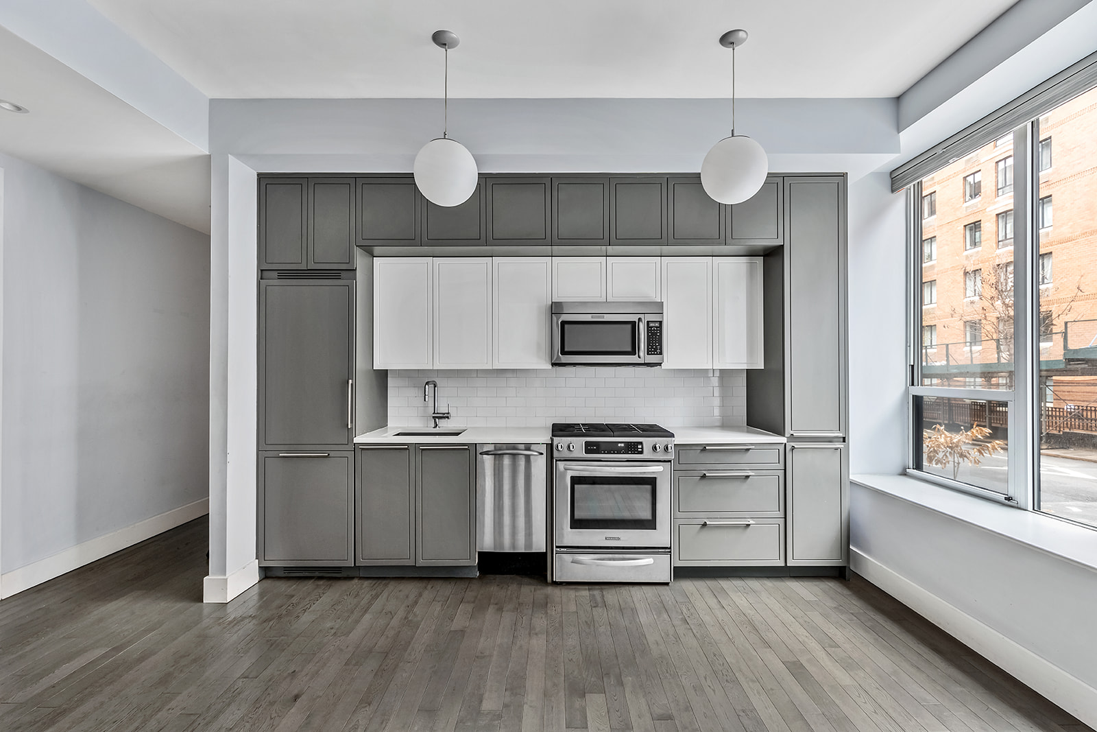 416 West 52nd Street, Unit TH202 Manhattan, NY 10019 - Photo 2 of 21