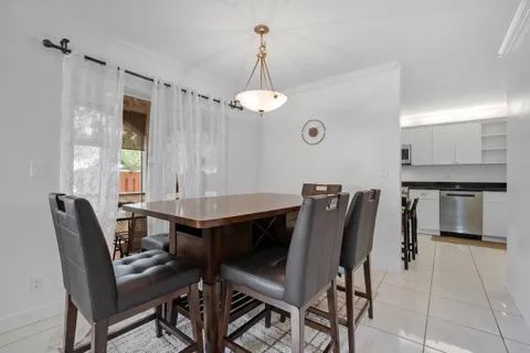 $445,000 | 595 Racquet Club Road, Unit 74, Weston, FL 33326