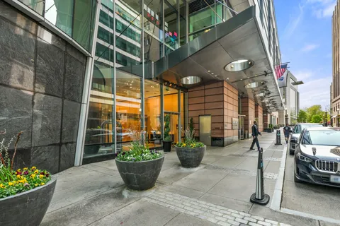 $3,499,000 | 2 Avery Street, Unit 25C, Boston, MA 02111