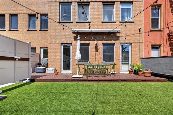 $8,250 | 148 North 10th Street, Unit 2A | Williamsburg
