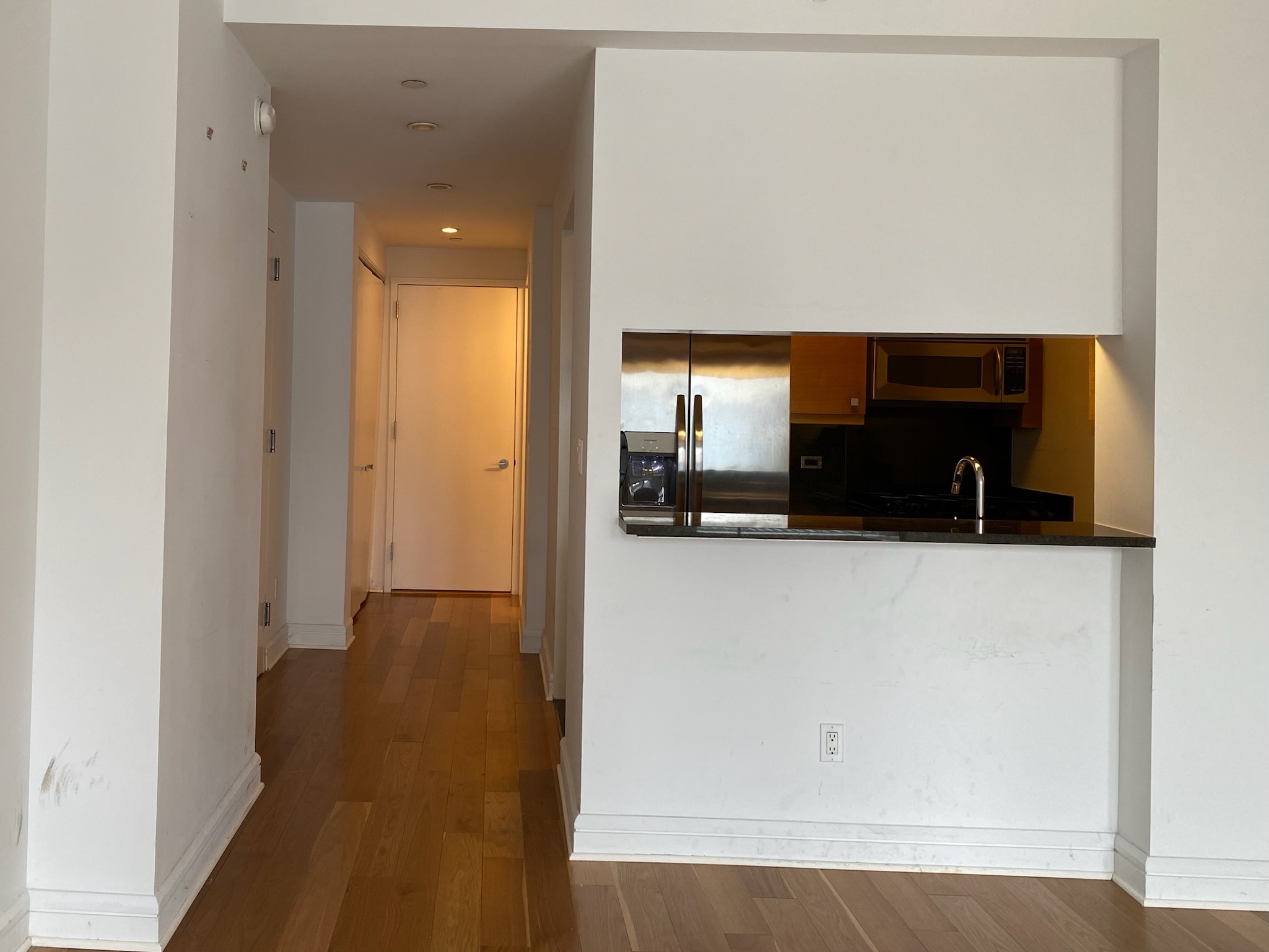 120 Riverside Boulevard, Unit 11U Manhattan, NY 10069 - Photo 4 of 10