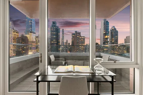 $2,995,000 | 301 East 61st Street, Unit 16A | Lenox Hill