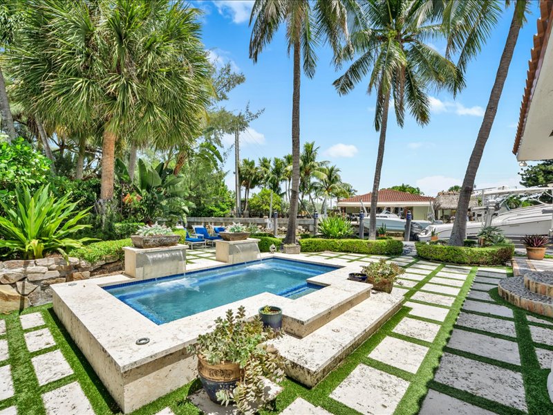 1150 North Biscayne Point Road Miami Beach, FL 33141 - Photo 33 of 65 Gallery Image 33