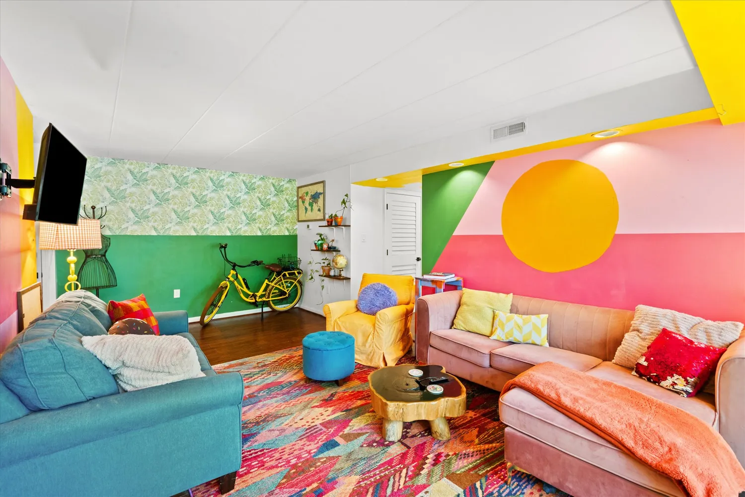 $349,000 | 132 Roberts Lane, Unit 303, Alexandria, VA 22314