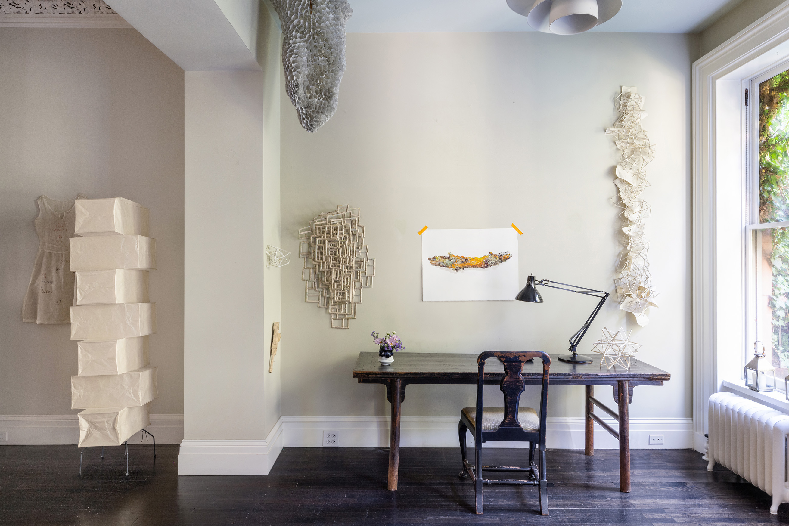 25 Perry Street Manhattan, NY 10014 - Photo 8 of 32 a workspace with furniture and wooden floor