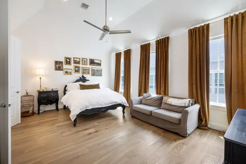 $659,900 | 3306 West 12th Street, Houston, TX 77008