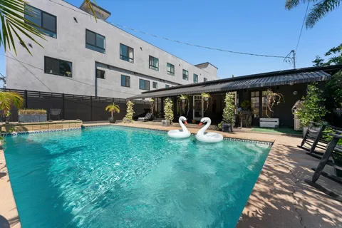 $2,599,000 | 1903 Preuss Road, Los Angeles, CA 90034