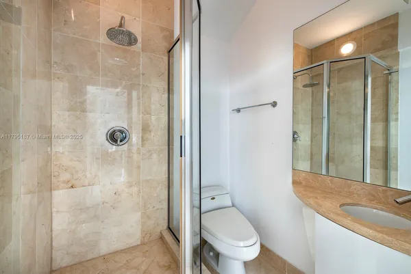 $4,500,000 | 1000 South Pointe Drive, Unit 1903, Miami Beach, FL 33139