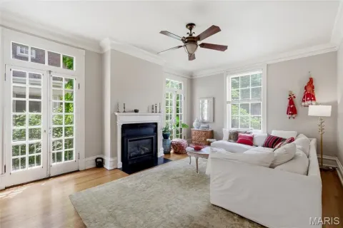 $1,200,000 | 4917 Pershing Place, St. Louis, MO 63108