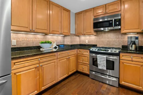 $690,000 | 5 Park Place, Unit 311, Annapolis, MD 21401