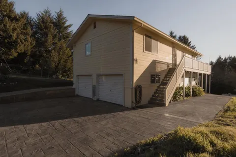 $699,000 | 520 Redwood Road, Whitethorn, CA 95589