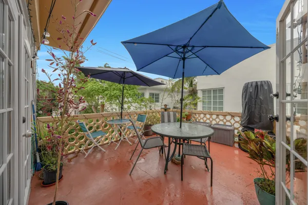 $4,950,000 | 735-745 Meridian Avenue, Miami Beach, FL 33139