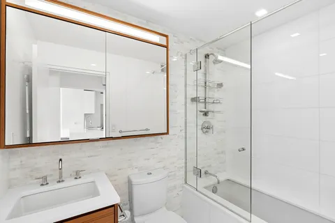 $1,795,000 | 301 West 53rd Street, Unit 18A | Hell's Kitchen