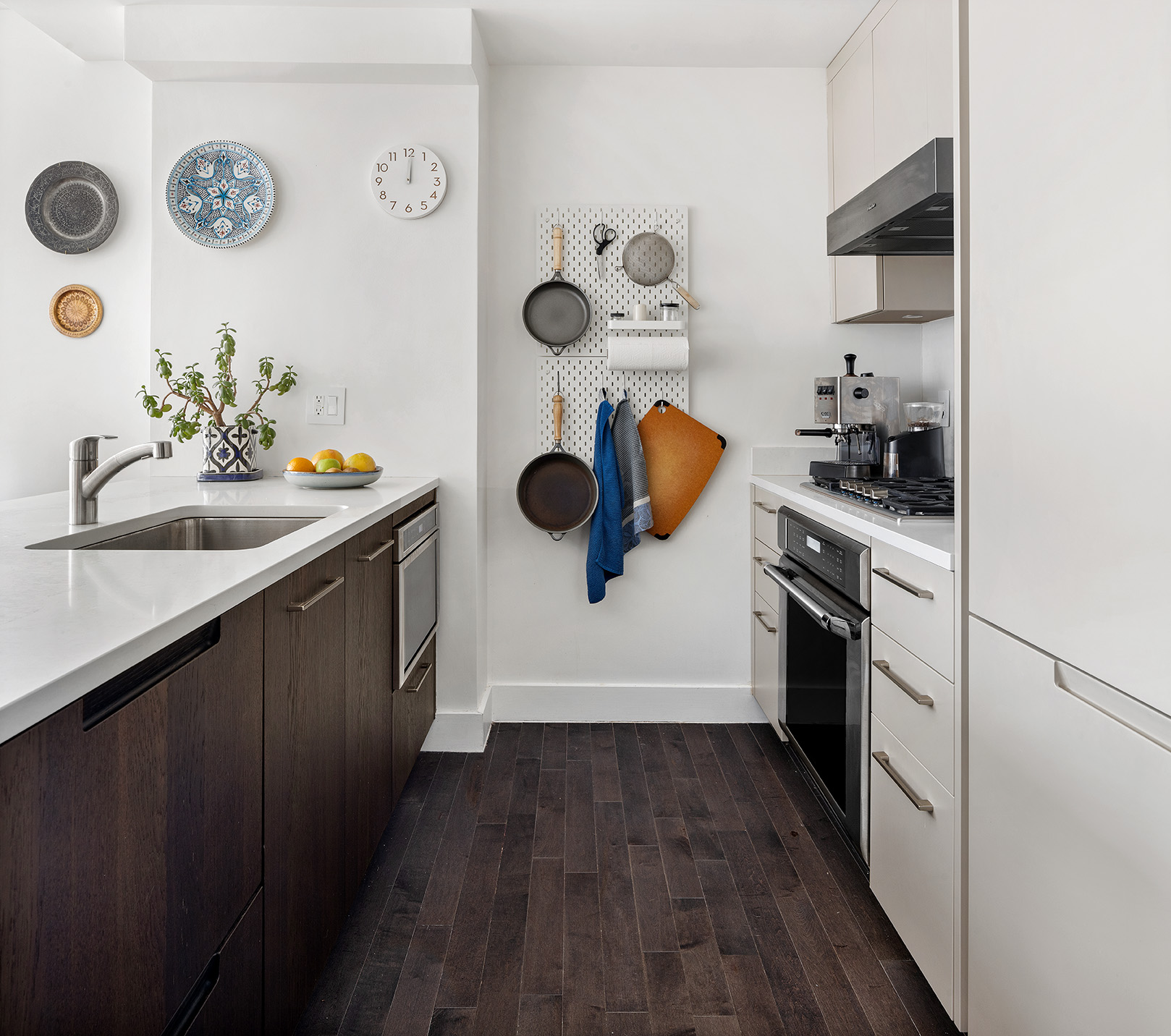 88 Morningside Avenue, Unit 8F Manhattan, NY 10027 - Photo 5 of 9 a kitchen with a refrigerator and a sink