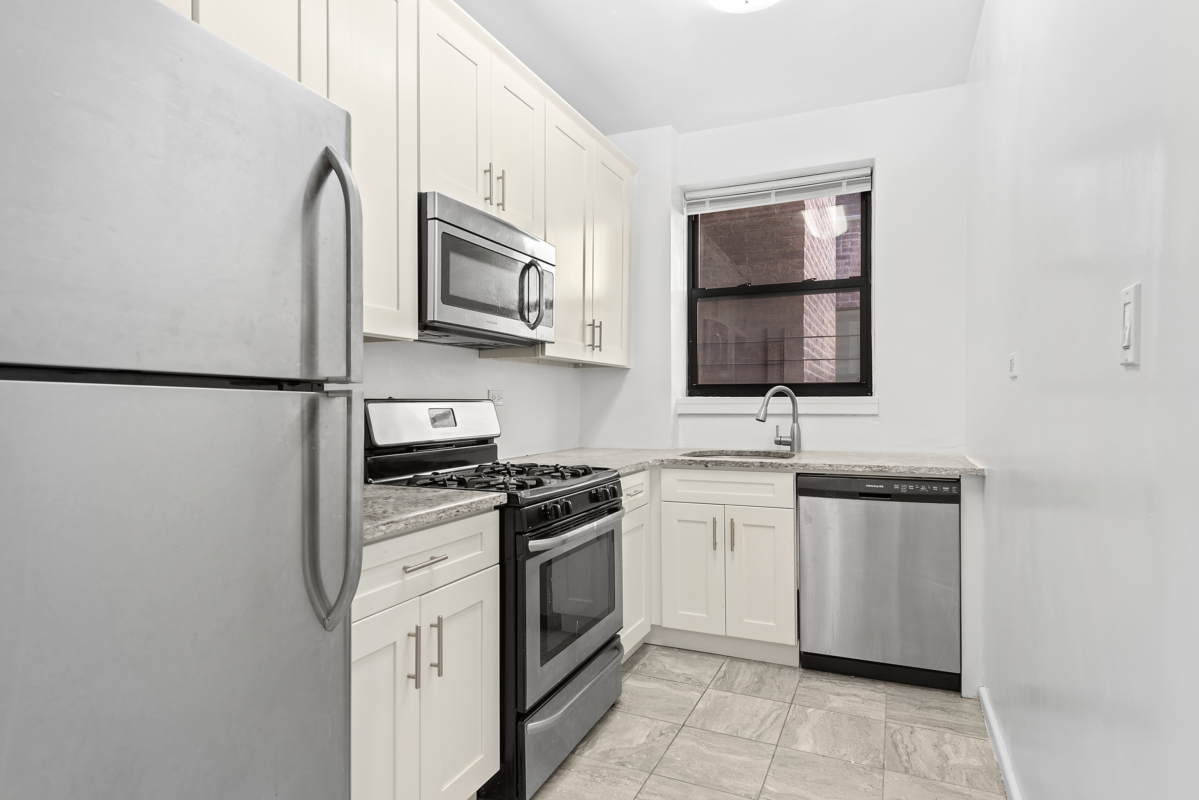 159-00 Riverside Drive West, Unit 5J70 Manhattan, NY 10032 - Photo 4 of 18