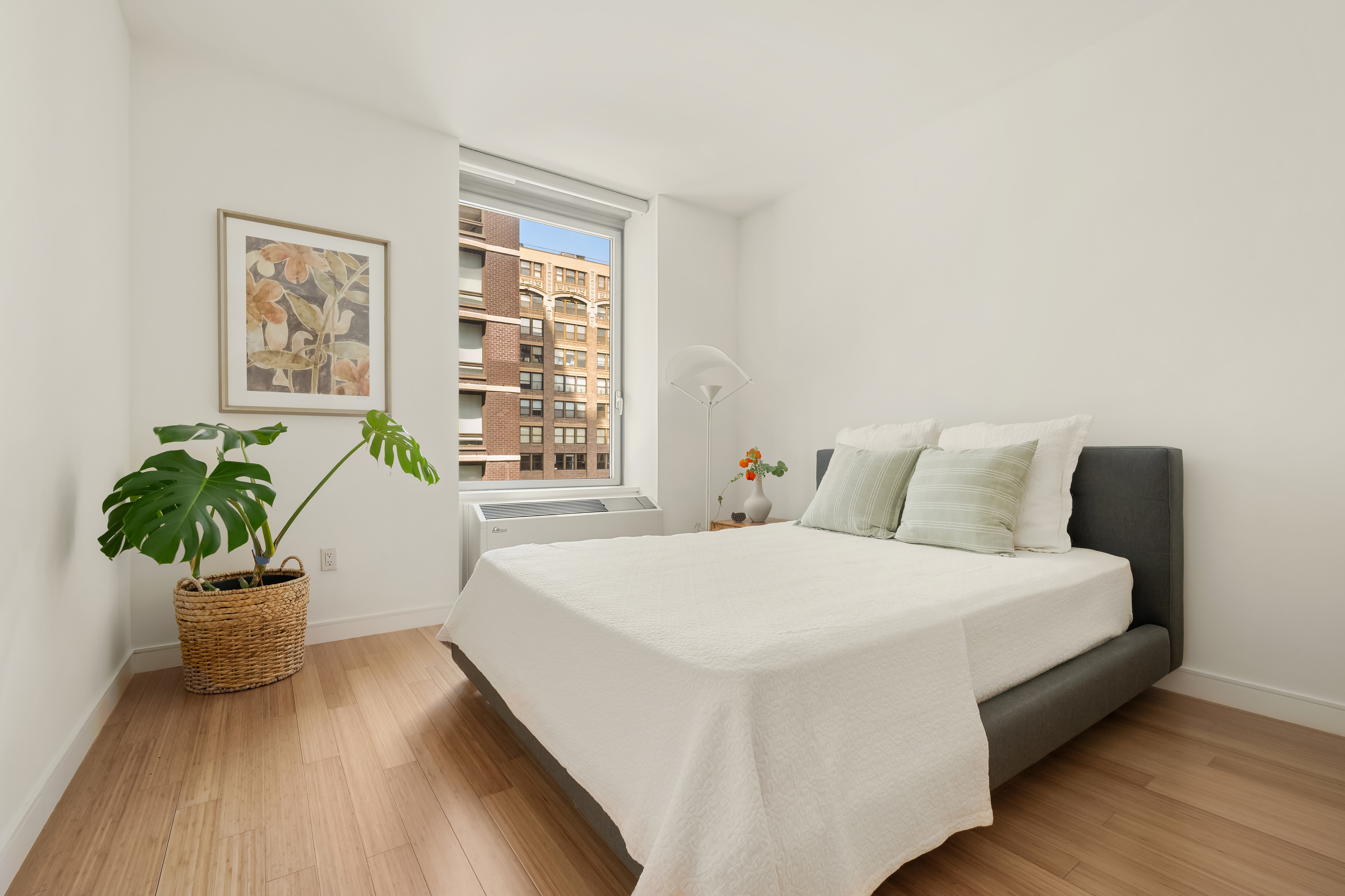 303 East 33rd Street, Unit 7N Manhattan, NY 10016 - Photo 4 of 14