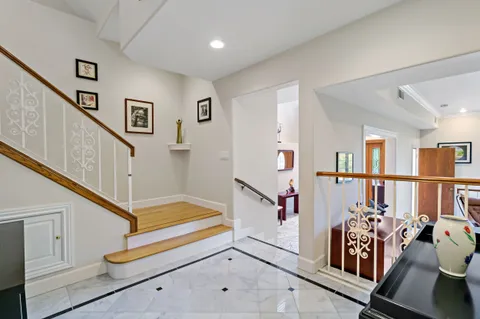 $3,000,000 | 616 Lakeview Way, Redwood City, CA 94062