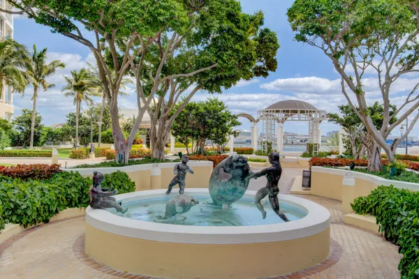 $2,100,000 | 808 Brickell Key Drive, Unit 408, Miami, FL 33131