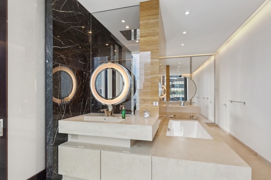 53 West 53rd Street, Unit 52B Manhattan, NY 10019 - Photo 7 of 15 Gallery Image 7