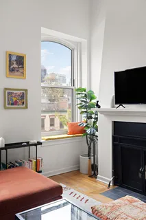 $895,000 | 124 Atlantic Avenue, Unit A4H | Cobble Hill