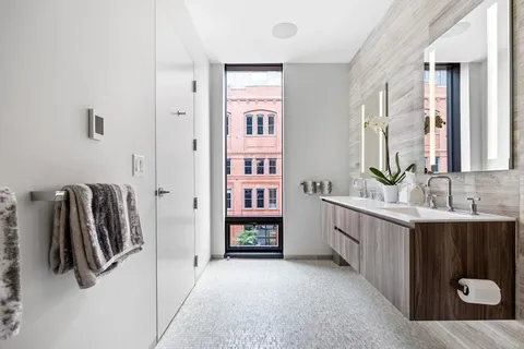 $2,995,000 | 10 Farnsworth Street, Unit 3A, Boston, MA 02210