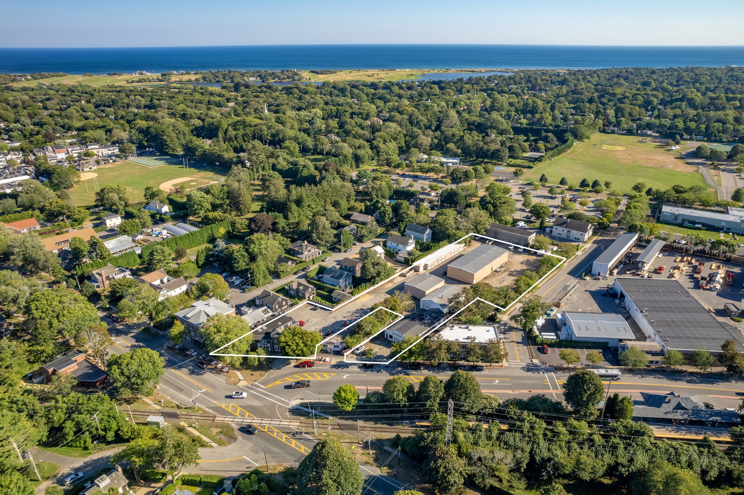 3 Railroad Avenue East Hampton, NY 11937 - Photo 10 of 42 Gallery Image 10