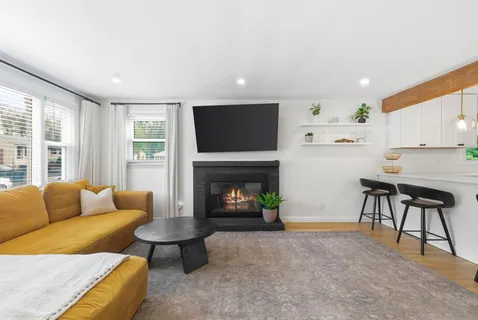 Contact Agent | 55 Thistle Street, Lynn, MA 01905